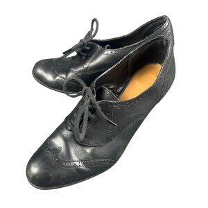 Vintage Black Leather Pumps – Timeless Classic, Size 8M